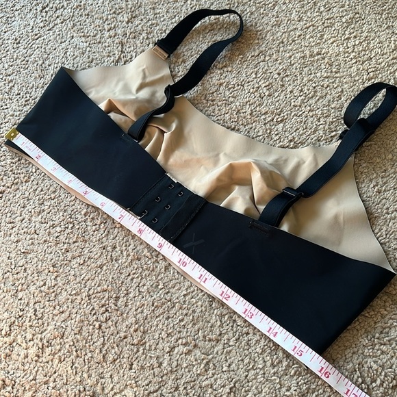 Knix Black Reversible Seamless Adjustable Bra - Picture 6 of 7
